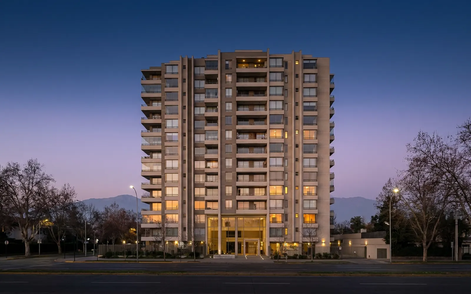 Imagen referencial de un edificio residencial en Av. Irarrázaval, Ñuñoa